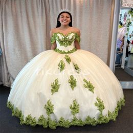 Classy White Quinceanera Dresses With Green Appliques Lace 3D Florals Ball Gown Sweet 16 Dress Puffy Beaded Charro Vestidos De Xv Anos Para Birthday Party Gowns 2024