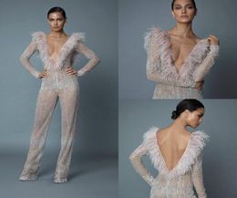 Sexy Berta Jumpsuits Prom Dresses V Neck Long Sleeve Crystal Evening Gowns With Feathers Dubai Arabic Party Runway Dress Custom Ma9261528