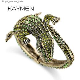 Charm Bracelets New Fashion Animal Style Retro Crocodile Bracelet Antique Gold Plated All Rhinestone Cuff Bracelet Jewellery 4 Colours Q240321