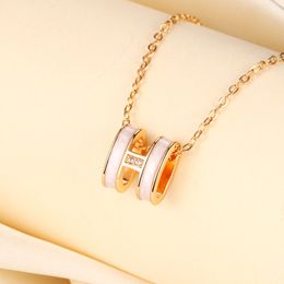 Everything with light luxury shell letter H necklace niche commuter high-grade classic simple temperament clavicle chain female