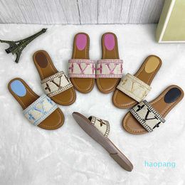 Netizen Letter V Family Embroidered Flat Bottom Slippers for Women Wearing Summer Slippers for Women