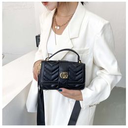 Shoulder Bag Designer Best-selling Brand High Sense Small Womens Spring and Summer New Leisure Embossed Square Bag Fashion Chic Chain Versatile Messenger