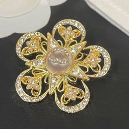 Fashion Designer Brooch Letter Pins Designer Jewellery 925 Silver Stainless Steel Clothing Pin Brand Brooches Crystal Pearl Wedding Party Gift Accessory With Box