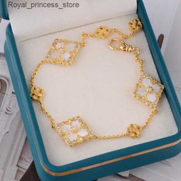 Charm Bracelets 3 Flower Gold Plated s with Mother of Pearl Natural Stone Necklace for Women Girls Luxury Fashion Jewellery Set Q240321