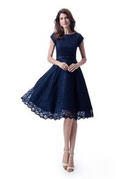 Vintage Dark Navy Blue Lace Short Modest Bridesmaid Dresses With Cap Sleeves Aline Knee Length Informal Country Wedding Bridesmai4011100