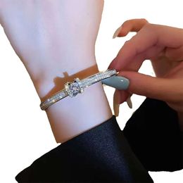 S Designer Armband Designer Charm Schmuck Armreif Frauen Top Qualität High Sense Diamant Armband Promi Temperament Vielseitige Schmuck Armreifen