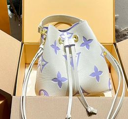 Sturdy Stylish Bucket Bag Drawstring Closure Practical bags printed handbag clash Colour stereo embossed tote bag
