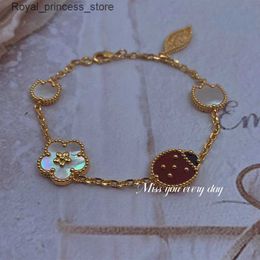 Charm Bracelets Rose Gold Colour Lucky Flower s Shaped with Natural Red Jade Womens Luxury Jewellery Q240322