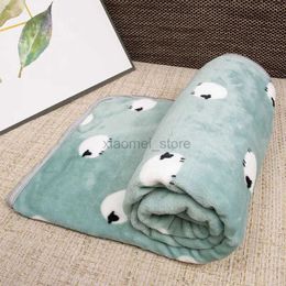 Quilts Flannel Soft Sheep Printed Baby Blanket Muslin Cotton Newborn Bath Towel Multi Use Super Absorbent Baby Blanket Infant Swaddle 240321