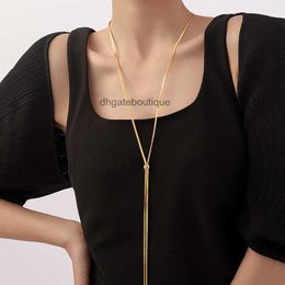 Fashionable pull-out long necklaces for women with a niche light luxury design high-end snake bone chains simple and versatile sweater chains