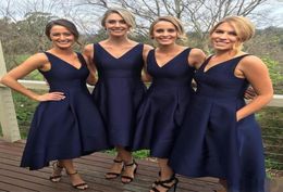 2019 Short High Low Bridesmaid Dresses With Pockets Navy Blue VNeck Sleeveless Pleats Maid Of Honor Gowns Bridesmaids Gowns5913413