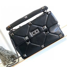 Big Rivet Cross Body Stud Crossbody designer Shoulder Bags Chain strap fashion luxurys Handbags Purse sheepskin Genuine Leather Flap totes 25cm Messenger Bag