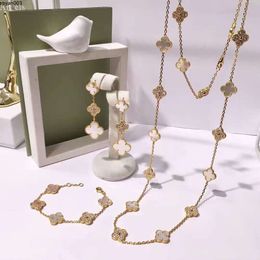 Collana di trifoglio elegante di lusso di design con diamanti placcati in argento con pendente in agata fiore gioielli di fidanzamento a quattro foglie perfetti