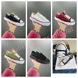 designer shoes sneakers retro style sports shoes deformed sole casual shoeslow top canvas shoes versatile board trainers mens board shoes women running shoes