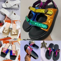 Kurt Geiger Sandálias Plataforma Chinelos Mulheres Costura Luxo Arco-íris Verão Flat Beach Sandal Designer Slides Sapatos Lisos Cabeça de Águia Diamante Gancho Loop