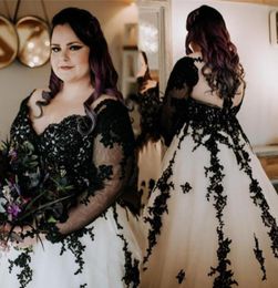 2021 Plus Size Wedding Dresses Long Sleeves Black Lace Applique Sweetheart Neckline Tulle Gothic Wedding Bridal Gown vestido de no7391120