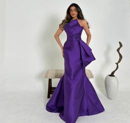 Elegante lange lila, überbackene Abendkleider mit Rüschen Meerjungfrau Satin Purple Sweep Zug Reißverschluss Rückenabschlussab Abschlussballkleider für Frauen
