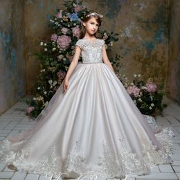 Flower Girls Dresses Jewel Bow Sash Lace Applique Hollow Back Puffy Tiered Ball Gown Birthday Communion Pageant