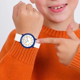 Wristwatches Wrist Watch 38mm Diameter Luminous Easy Read Silicone Strap 3 Bar Depth Waterproof For Swimming Sport Children