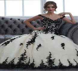 Black And White Wedding Dresses Boho Country Wedding Dresses Gothic Off Shourlders Tulle Zipper Back Appliques Lace African Bridal1336541