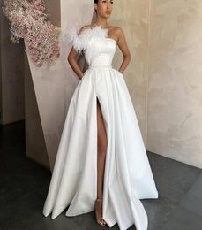 Formal White Black Evening Dresses Sexy High Side Split Party Gowns Floor Length Ruched Satin With Pockets Feather Fur Prom Dress 6861157