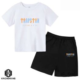 T Shirts 2024 Summer TRAPSTAR Tshirt Kids Boys Beach Shorts Sets Streetwear Tracksuit Men Women Clothes Girls Sportswear Shirt 4212