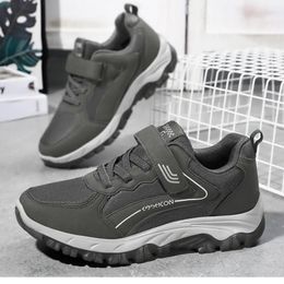 Casual Shoes Outdoor Walking Couple Low Price Wear Resistant Designer Sneakers Tenis Masculino Men Hiking Work Men's