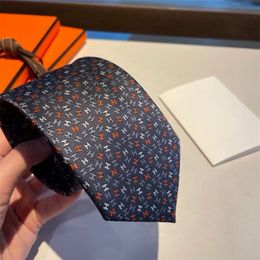 Luxury Designer Tie Men Silk Ties Twill Necktie Letter Fashion Business Cravat Hand Embroidery Gentleman Casual Tie