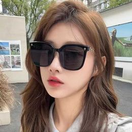 Sunglasses Fashionable Sunglasses for Women Luxury Large Frame Sunglasses UV400 Protective Glasses New Womens Travel Shadow Women Gafas De Sol J240330