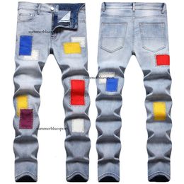 Jeans da uomo ricamati slim fit alla moda con piede piccolo con pantaloni blu lavaggio elastico con toppe colorate