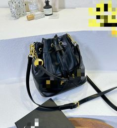 Luxury Designer American Fashion Letter Large Capacity Shoulder Messenger Bag Drawstring Bucket Bags