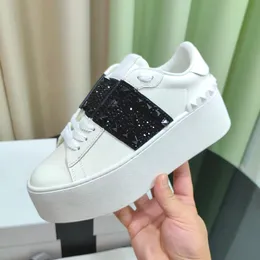 Exquisite Fashion Female Shoes Spring 2024 New Same Style As Celebrities Height Increasing Loafers Crystal Decor Metal Rivet Design Thick Bottom Women's Shoes