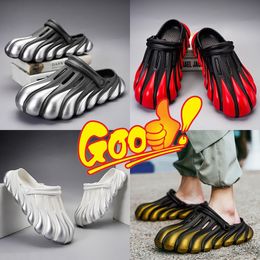 Popular Sandals Painted Claw Golden Dragon EVA Hole Shoes Thick Sole Sandals Summer Beach Men's Shoes Toe Wrap Breathable Slippers GAI eur 40-45