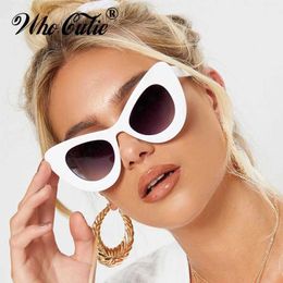 Sunglasses WHO CUTIE Peak Cat Eye Sunglasses Women Brand Designer 90S Vintage Thick White Frame Cateye Lady Sun Glasses Shades OM499B J240322