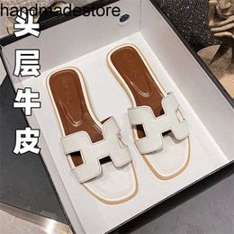 Classic Sandal Orans Slippers Womens Summer Fashion Outwear Genuine Leather Flat Bottom One Word Beach Vacation Travel Version Slippers