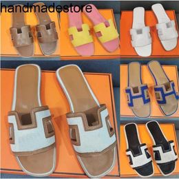 Pantofola Orans Pantofole di design di lusso Sandali da donna in pelle casual Scarpe da spiaggia Gelatina Sandali estivi di alta qualità Pantofole fantasia 35-42 Taglie