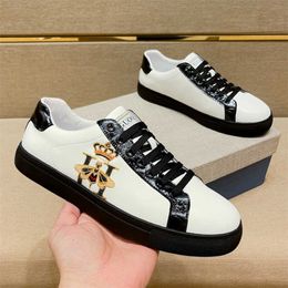 Mens Kuqi Shoes Summer Top Layer Cowhide Little Bee White Board High Version Genuine Leather Casual