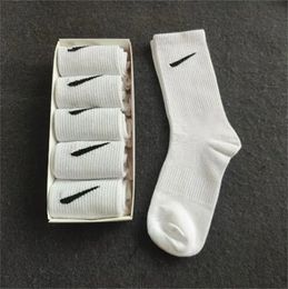 Designer mens and womens socks five brands of luxurys sports Sock winter net letter knit sock cotton with boxes Pure cotton breathable sports socks for men and women R5