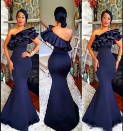 2019 Navy Blue Mermaid Bridesmaid Dresses One Shoulder Ruffles Tiered Top Sweep Train Plus Size African Maid of Honor Gowns6970013