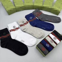 designer sock for men Stockings grip socks motion Cotton All-match Solid Colour Classic Hook Ankle Breathable black White Basketball football sports sock with box W20