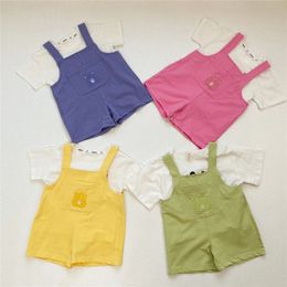 Корейские штаны на бретелях для девочек, весна-лето 2024, хлопковые короткие однотонные комбинезоны с карманами для маленьких детей, 240307
