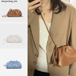 Bags Skin Axiges Same Cowhide Womens Bag Cloud One Shoulder Messenger Fold Dumpling Hand Soft