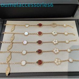 2024 Jewellery Designer Brand Vanl Cleefl Arpelsbracelet Four Leaf Grass Seven Star Ladybug Five Flower Female 18k Rose Gold Natural White Fritillaria Bracelet