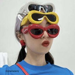 2 Pcs Fashion Luxury Designer Cat Eye Sunglasses 2022 New Runway Sunglasses Cute Candy Coloured Sunglasses Concave Shape