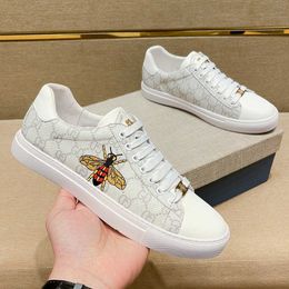 Little Fu Bee White Shoes Spring and Autumn Mens Board High Edition Leather Casual Quality Kuqi UT1V