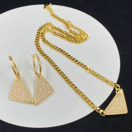 Classic Triangular Pendant Necklace Designer Bracelet Diamond Earrings Gold Necklaces Dangles Earring P Luxury Wedding Jewelry Set Gift