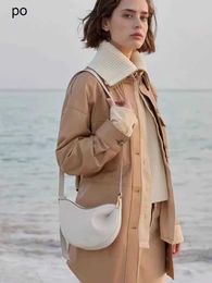 Cross package manufacturers promotion French niche pole tonca seri pea bun crcent bag exquisite and fashionable cowhide one shoulder crossbody bag
