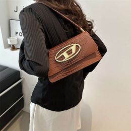 Shoulder Bag High Quality Exclusive Control Goods Small Bag Womens Unique Dign New Fashionable and Elegant Imprsed Korean Edition Square Early Spring Bag