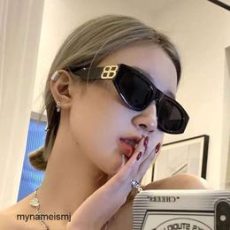 2 pcs Fashion luxury designer Triangular Cat Eye Sunglasses 2021 new sunglasses B letter Sunglasses show fashion trend