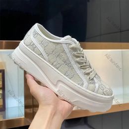 Tennis Sneaker Designers Canvas Casual Shoe Women Men Shoes Ace Rubber Sole Embroidered Beige Washed Jacquard Denim Fashion Classic size 35-46